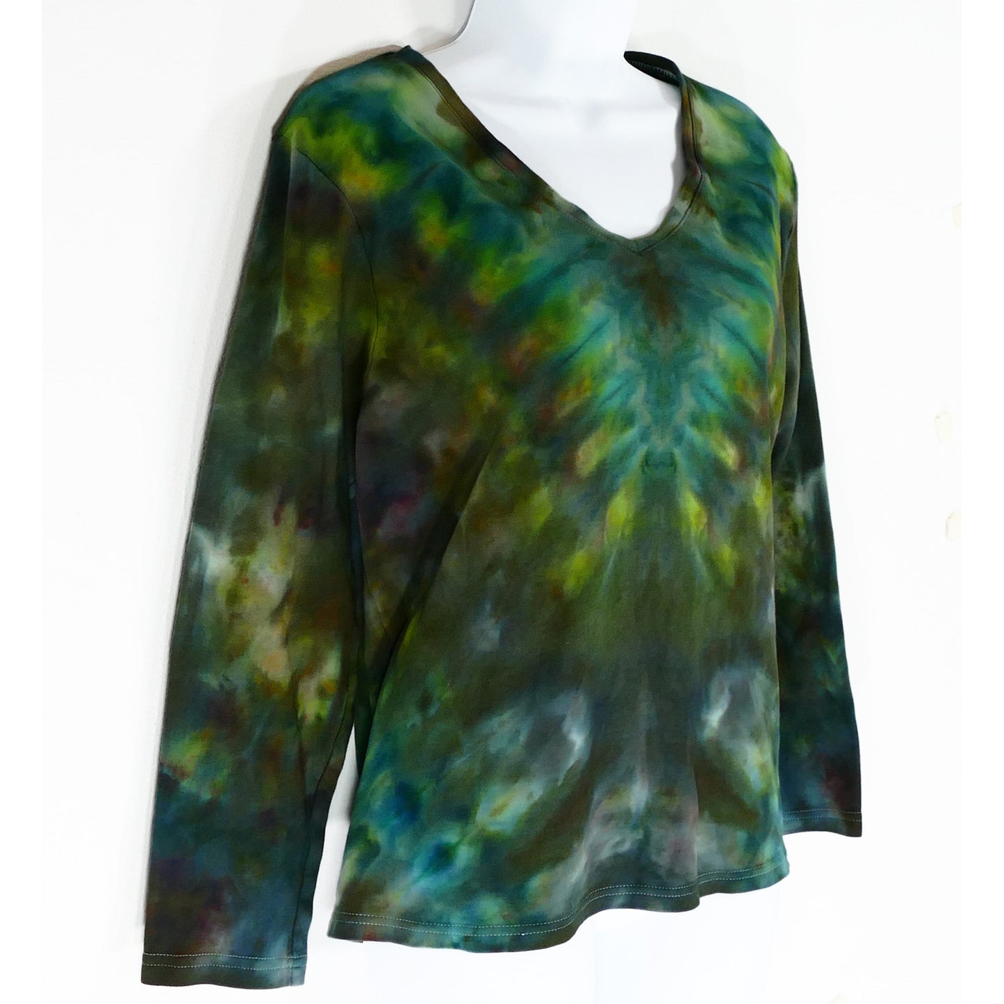 LONG SLEEVE Vee Neck Tie Dye Tee: Earthy Green Size Large