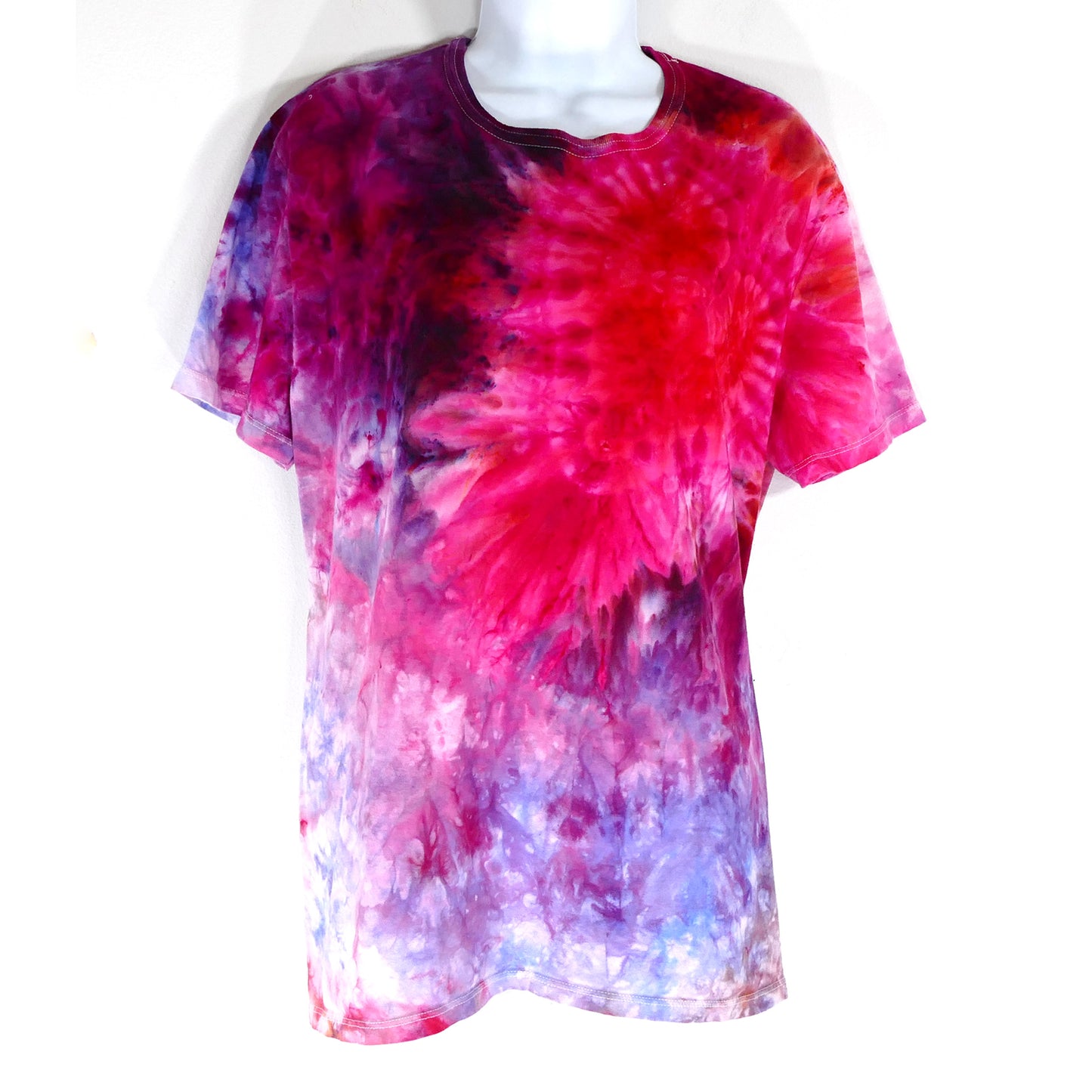 XL HANES Ladies Crew Neck ICE DYED Heart