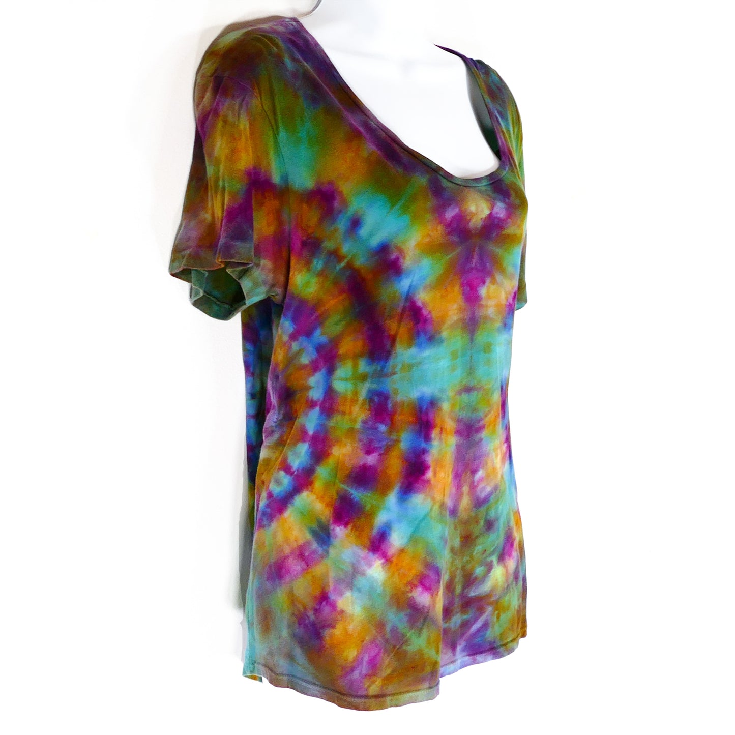 XL SCOOP NECK TIE DYE TEE: Gold Purple
