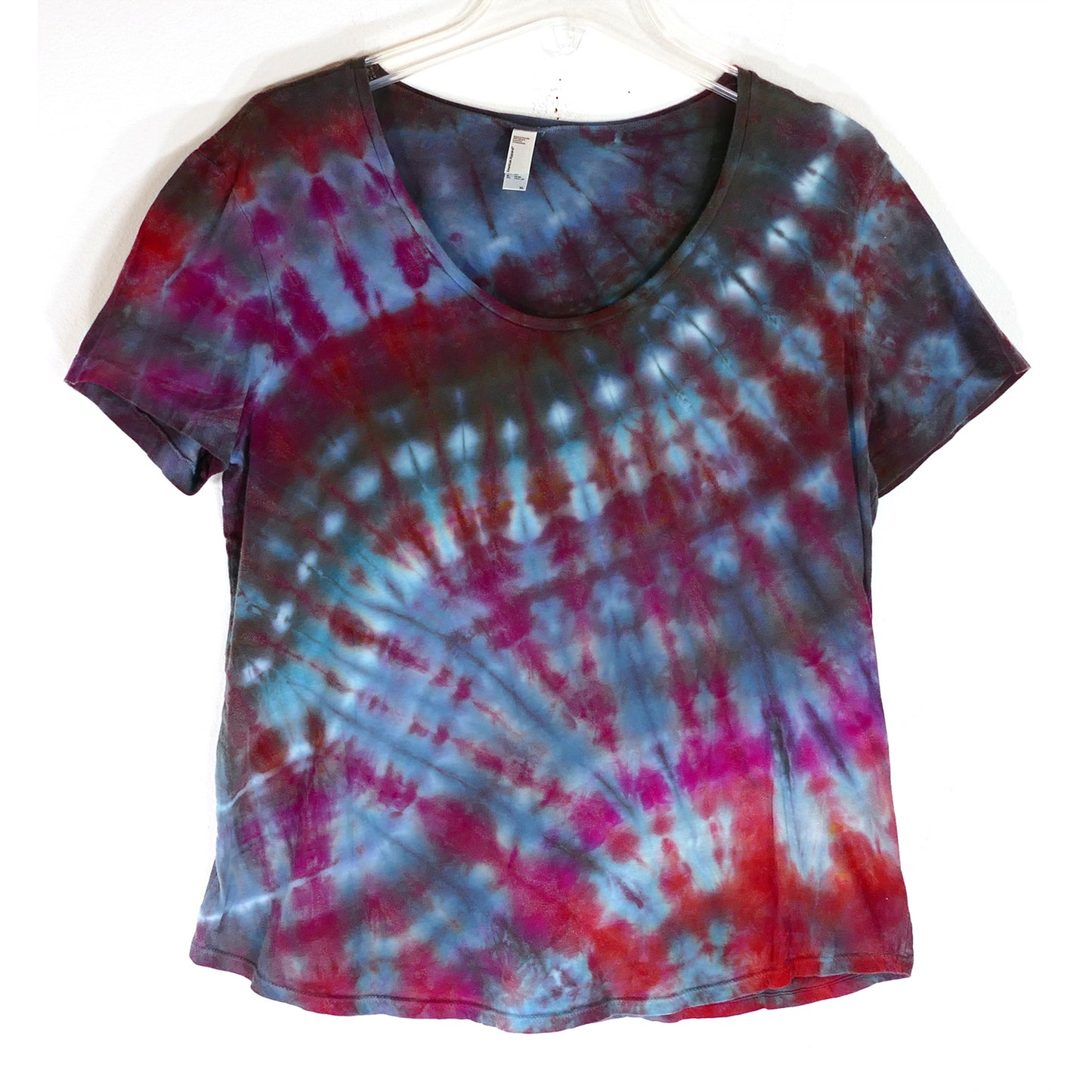 XL SCOOP NECK TEE: Reds & Blues
