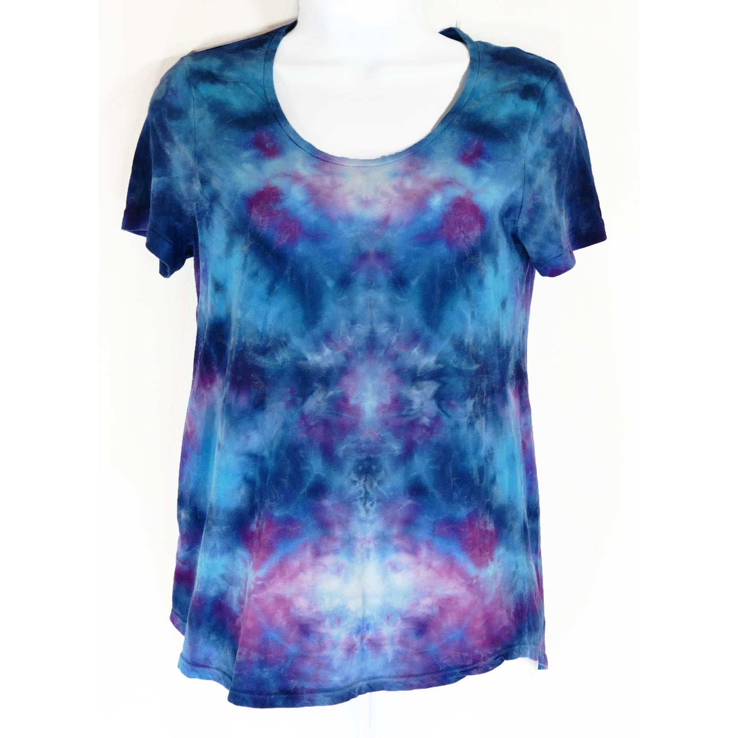 XS SCOOP Neck Tie Dye TEE: Blues and Light